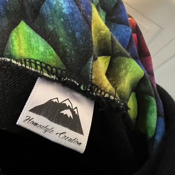3T Rainbow Dragon Hoodie - Picture 2 of 3